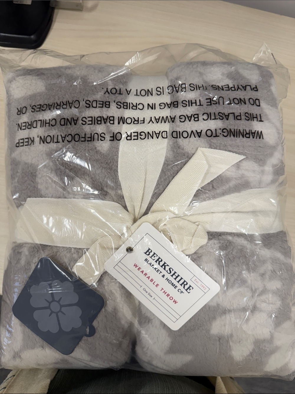 Berkshire Wearable Throw - Light Gray & Cream
